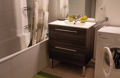 La Capelette Apartment | Cozy T3 apartment, air-conditioned, near Palais omnisport, stadium 4.5 km from the sea