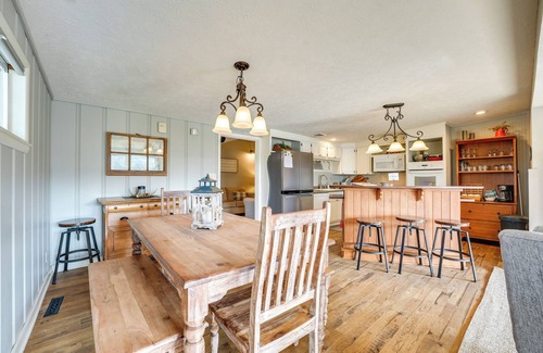 Cape Fair Cottage | Cozy Table Rock Lake 'Boathouse' w/Pool Access