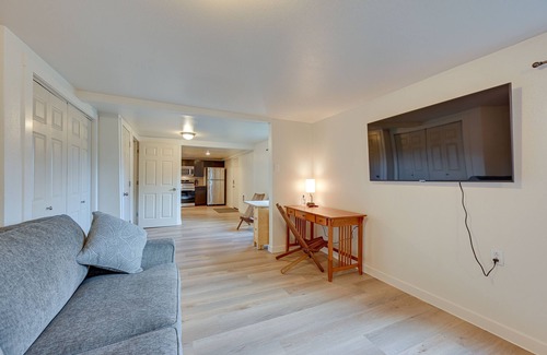 South Tacoma Apartment | Cozy Tacoma Getaway w/Grill & Hot Tub!