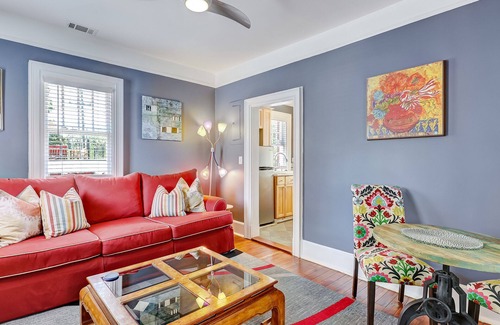 Thomas Square Apartment | Cozy Thomas Square Carriage House