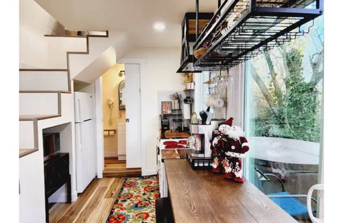 Highline Cottage | Cozy Tiny House Retreat – Nature, Privacy & Hot Tub