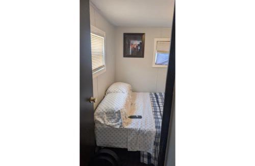 Farmington Hills Apartment | Cozy Tiny House - 25mins From Downtown Detroit
