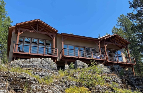 Bigfork House | Cozy Townhome in Exclusive Eagle Bend - Steps away from Clubhouse