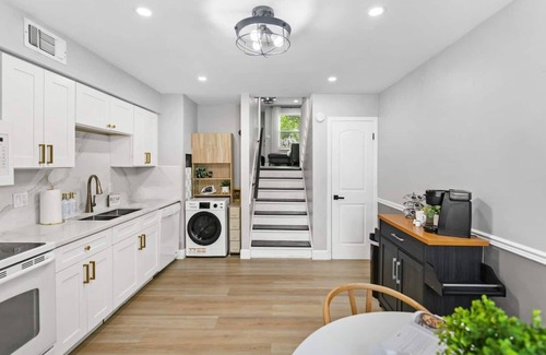 Fairoaks Manhattan Manor House | Cozy townhome perfectly situated to be close to both St Pete and Tampa.