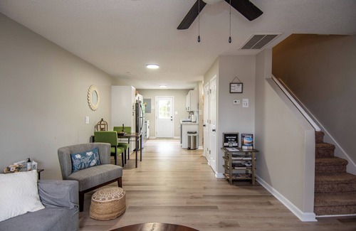 Jacksonville House | Cozy Townhouse; Close to Military Bases & Beaches