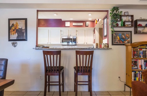 North Mountain House | Cozy Townhouse, Community Pool, Near ASU West