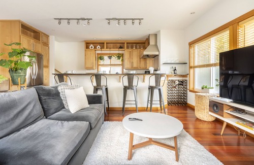 Capitol Hill House | Cozy Townhouse in the Heart of Capitol Hill