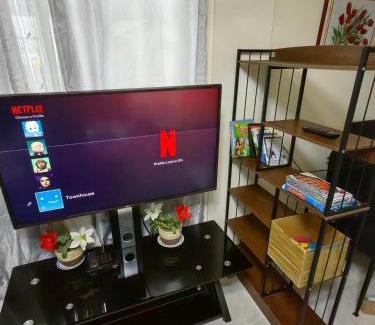 Tuba House | Cozy Townhouse own parking Wi-Fi