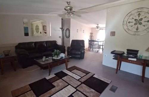 Mercer House | Cozy Tranquil Cottage Homestead. Pet-Friendly! Perfect for Families!