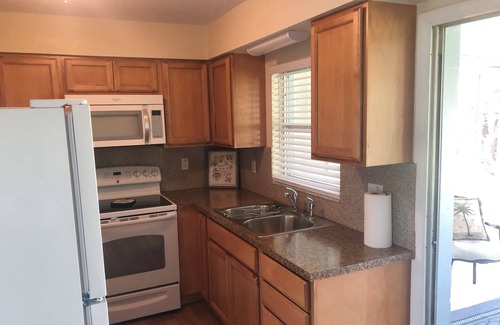 Dunnellon House | Cozy two bedroom home in Dunnellon. Minutes from the the river, golf, and more.