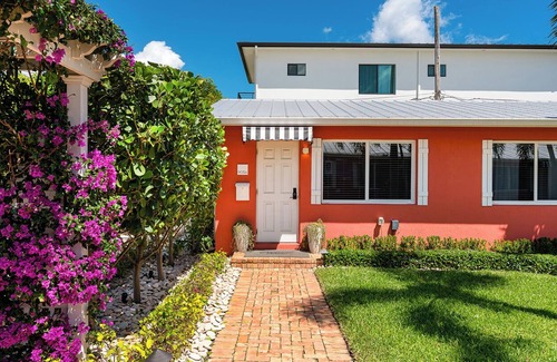 Delray Beach Cottage | Cozy two bedroom with a private porch in Delray's Hottest Neighborhood