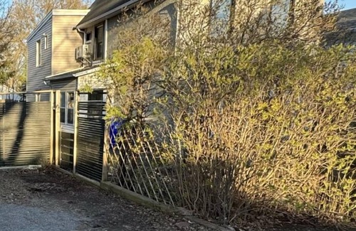 Hull House | Cozy unique house by the Gatineau Park minutes from downtown Ottawa.