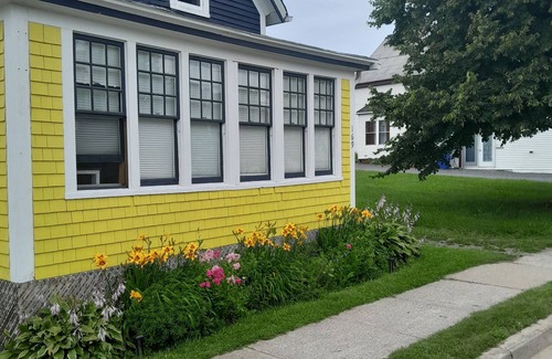 St. Martins Apartment | Cozy upper apartment across from the Bay of Fundy.