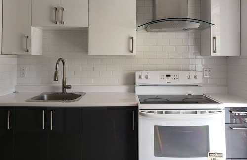 Saint-Laurent Apartment | Cozy Upper Duplex Newly Renovated w/FREE PARKING