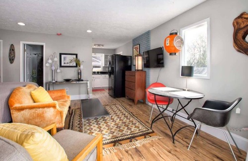 Asheville Apartment | Cozy Upper-Level Apartment! Walk To Attractions!