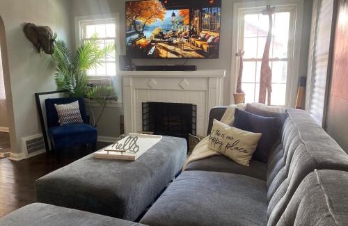 Cleveland Heights Apartment | Cozy, Upstairs Apartment Pets Welcome with fee Family Friendly Close to Everything