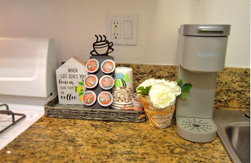 Whittier Apartment | Cozy Uptown Whittier Sleeps 4 , 25 mins. to Disneyland