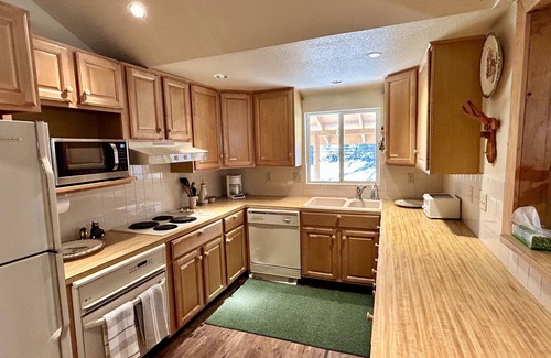 Kamas Cabin | Cozy Utah Cabin