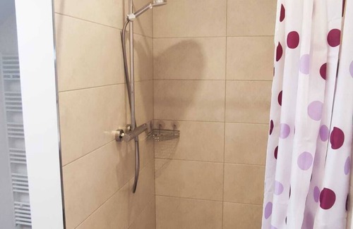 Vollmarshausen Apartment | Cozy vacation apartment in Lohfelden district of Kassel, up to 5 people
