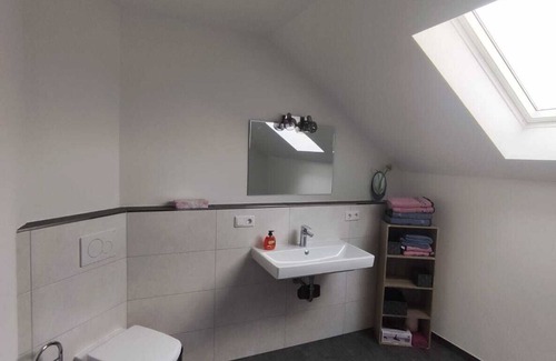 Vollmarshausen Apartment | Cozy vacation apartment in Lohfelden district of Kassel, up to 5 people