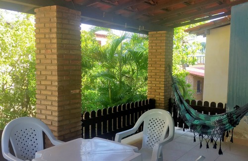 Itaparica House | Cozy vacation home surrounded by greenery a few steps from the sea