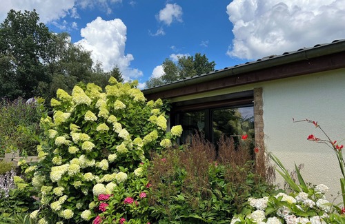 Zetel House | Cozy vacation home with large garden in a quiet location near the North Sea coast