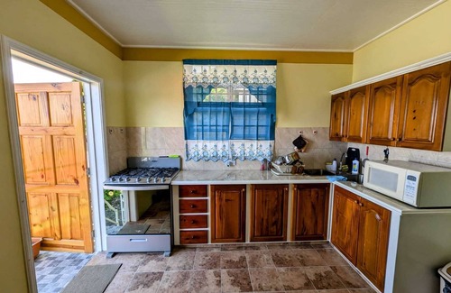 Scotts Head House | Cozy Vacation House