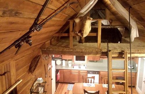 Champion House | Cozy Vacation Rental with High-Speed Wi-Fi near Seven Springs, Pennsylvania