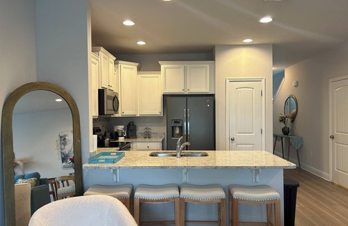 Upper Grand Lagoon House | Cozy Vacation Getaway with Pool, 10min Drive to the Beach