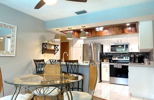 South Venice House | Cozy Venice Home with Heated Pool near the Beach