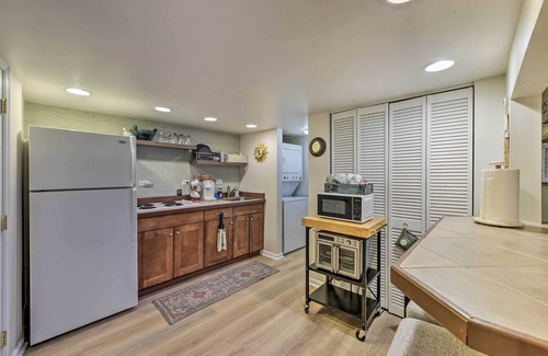 Ventnor City Condo | Cozy Ventnor Getaway: Walk to Public Beach!
