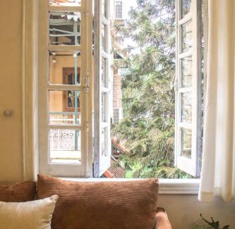 Van Mieu Apartment | Cozy Villa Lush Plants Warm Light Kotton201