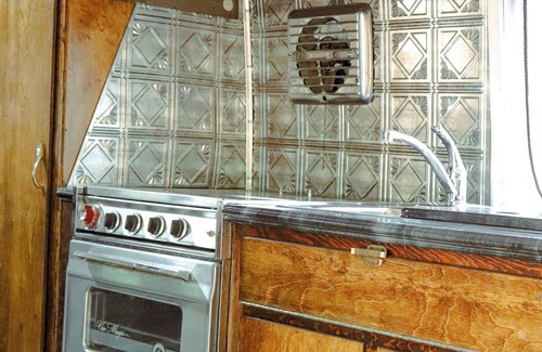 Poteau House | Cozy Vintage Airstream among the pines on World's Highest Hill. Pet-Friendly!