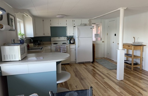 Winter Harbor Cottage | Cozy Waterfront Cottage, Henry Cove. Winter Harbor