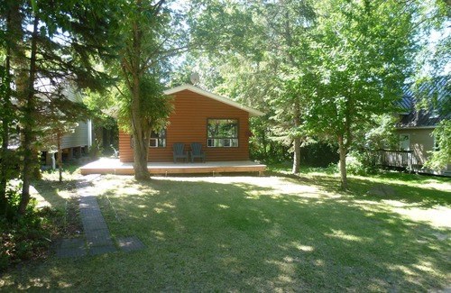 Grand Beach Cottage | Cozy Waterfront Cottage in Grand Beach Manitoba