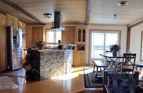 Papineau Regional County Municipality Cottage | Cozy waterfront Cottage