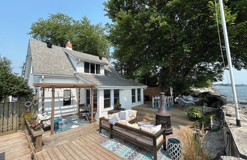 Leamington House | Cozy waterfront cottage
