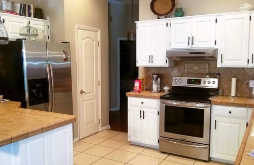 Valdosta House | COZY WATERFRONT COTTAGE WITH BEAUTIFUL VIEWS-PET-FRIENDLY