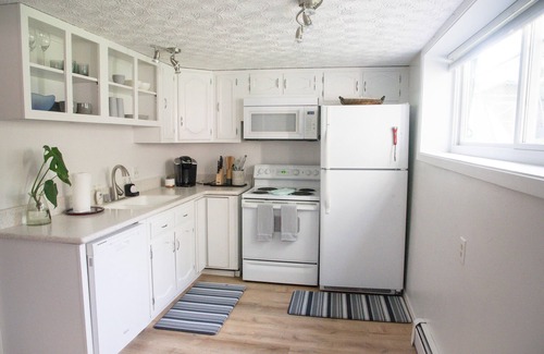 South Addition Apartment | Cozy Westchester Lagoon 2-Bedroom Apartment