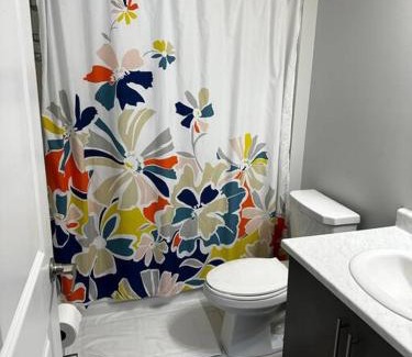 Whitby House | Cozy Whitby Retreat - 2 Bedroom Private Townhouse