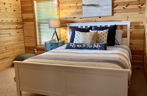 Whitehall Cottage | Cozy White Lake Cottage