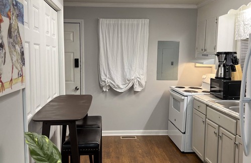 Mooresville House | Cozy whole home in the downtown area. Pet Friendly. nn