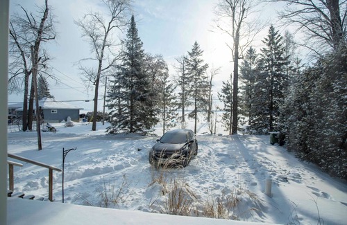 Pontiac Cottage | Cozy winter retreat close to Ottawa, Wakefield and 4 different ski hills!