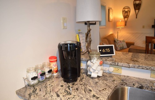 Nellysford Condo | Cozy Wintergreen Retreat- Clean, Updated & Convenient, King Bed, Non-Smoking
