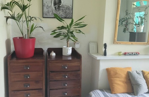Carnisse Apartment | Cozy writer's cottage near Ahoy