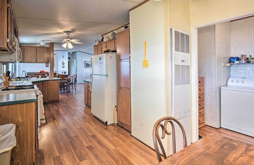 The Foothills House | Cozy Yuma Retreat w/Furnished Patio & Grill!