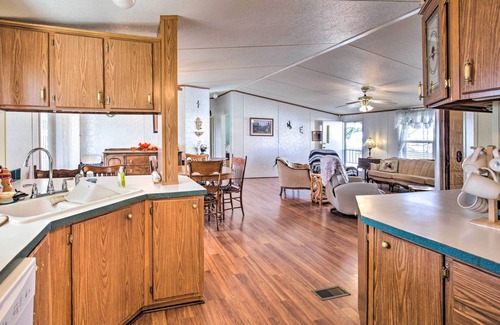 The Foothills House | Cozy Yuma Retreat w/Furnished Patio & Grill!