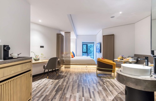 Gongshu Hotel | Cozylife Hotel Canal