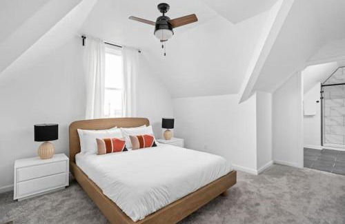 Holy Cross House | CozySuites 3BR Arsenal Heights, Indy 2