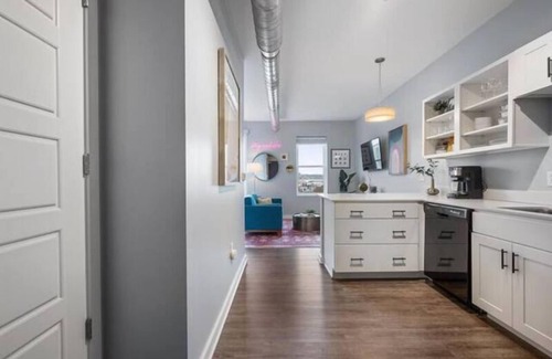 Lower Lawrenceville Apartment | CozySuites at Lawrenceville